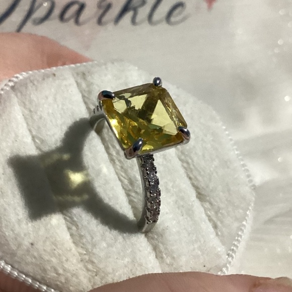 Gorgeous Canary yellow  CZ Diamond Solitaire diamond  ring - Picture 5 of 17